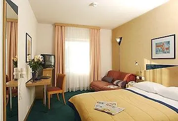 Hotel Express Geneva Airport By Ihg 3*