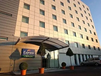 Hotel Express Geneva Airport By Ihg 3*