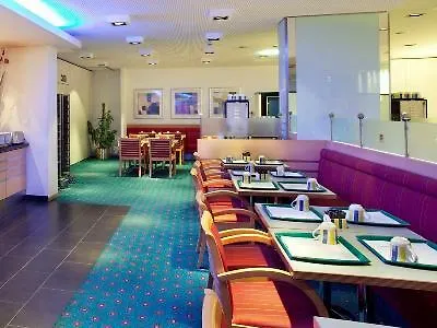 Hotel Express Geneva Airport By Ihg 3*