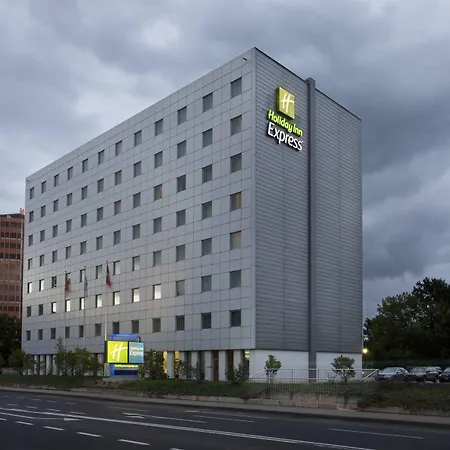 Express Geneva Airport By Ihg Hotel