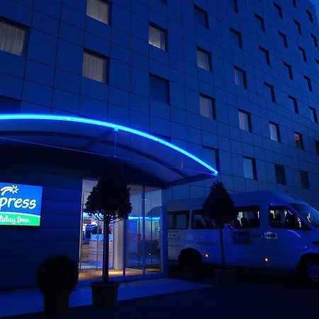 Express Geneva Airport By Ihg 3*
