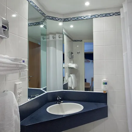 Express Geneva Airport By Ihg Hotel Meyrin