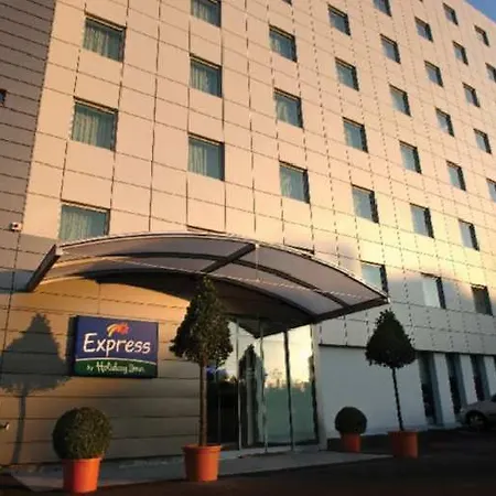 Express Geneva Airport By Ihg Hotel